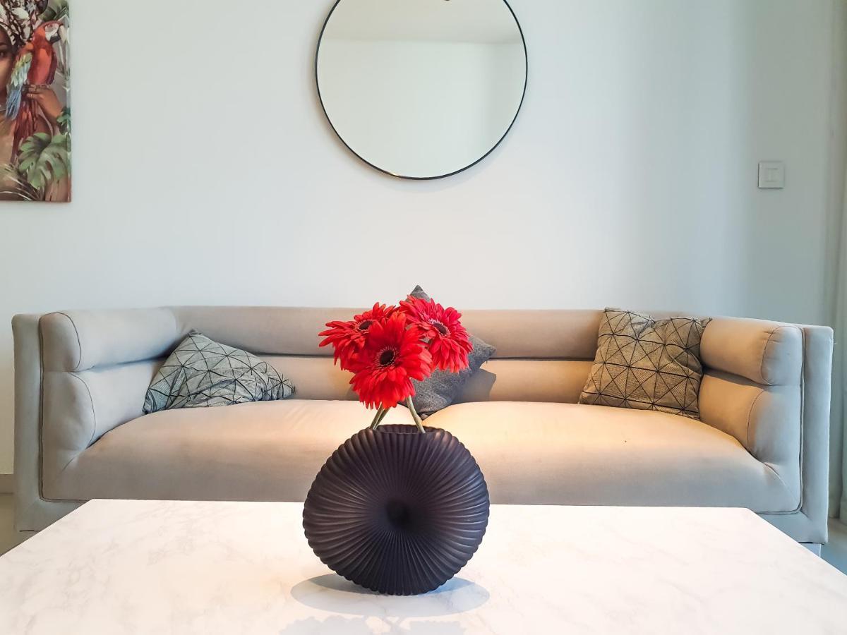 Luxury Studios With Burj Khalifa Or Canal View In Downtown - Marquise Square Tower 두바이 외부 사진