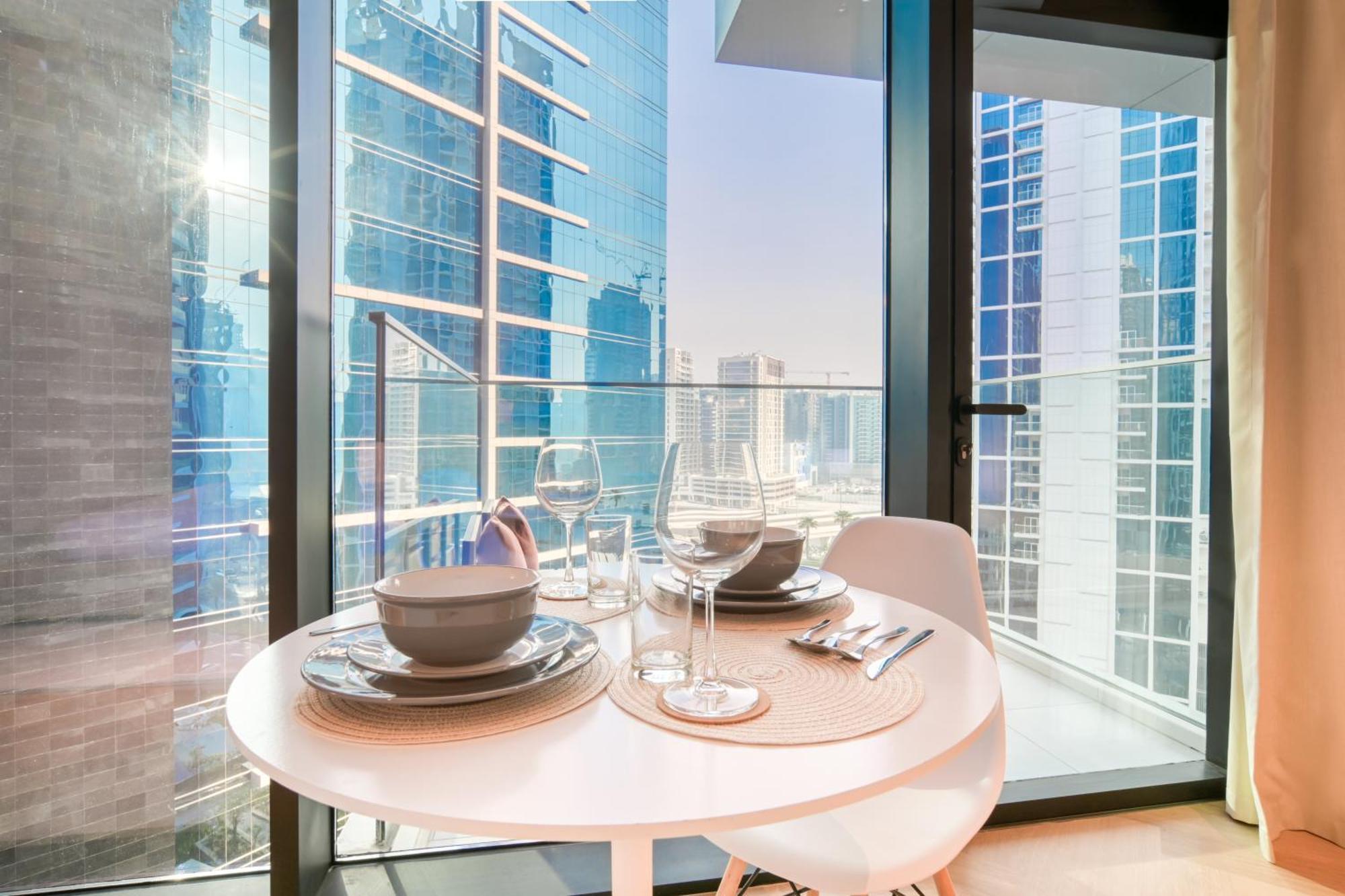 Luxury Studios With Burj Khalifa Or Canal View In Downtown - Marquise Square Tower 두바이 외부 사진