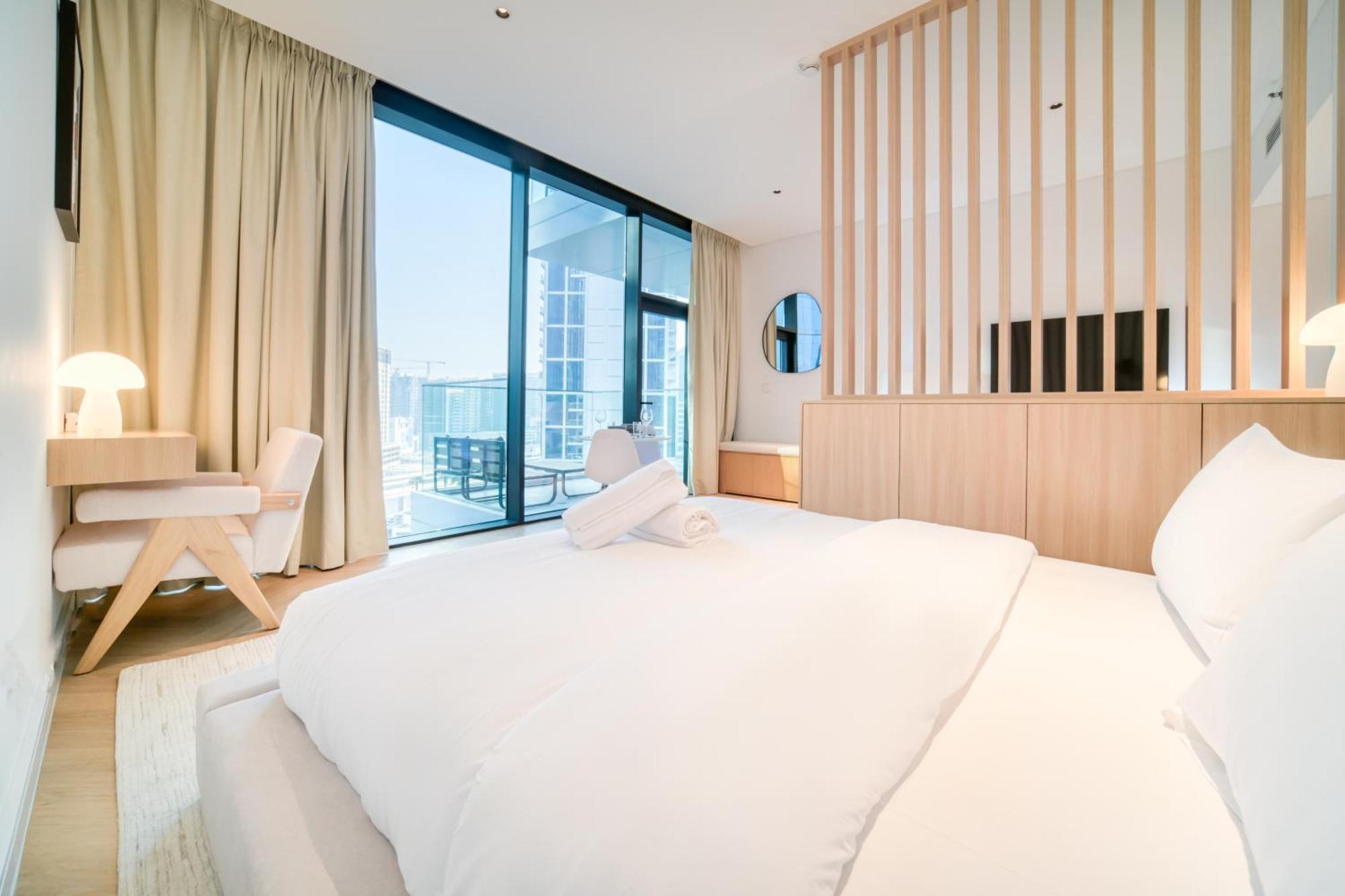 Luxury Studios With Burj Khalifa Or Canal View In Downtown - Marquise Square Tower 두바이 외부 사진