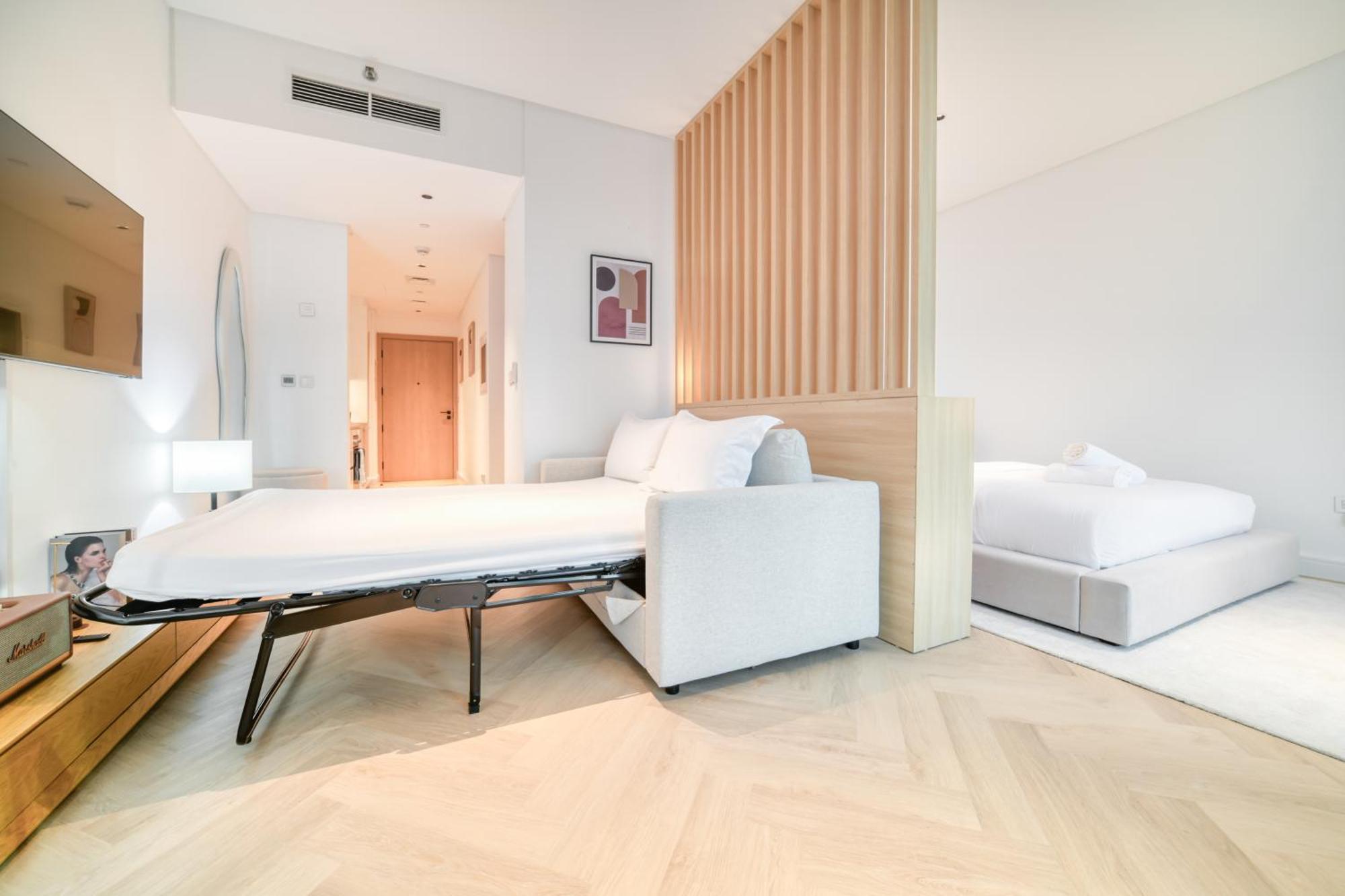Luxury Studios With Burj Khalifa Or Canal View In Downtown - Marquise Square Tower 두바이 외부 사진