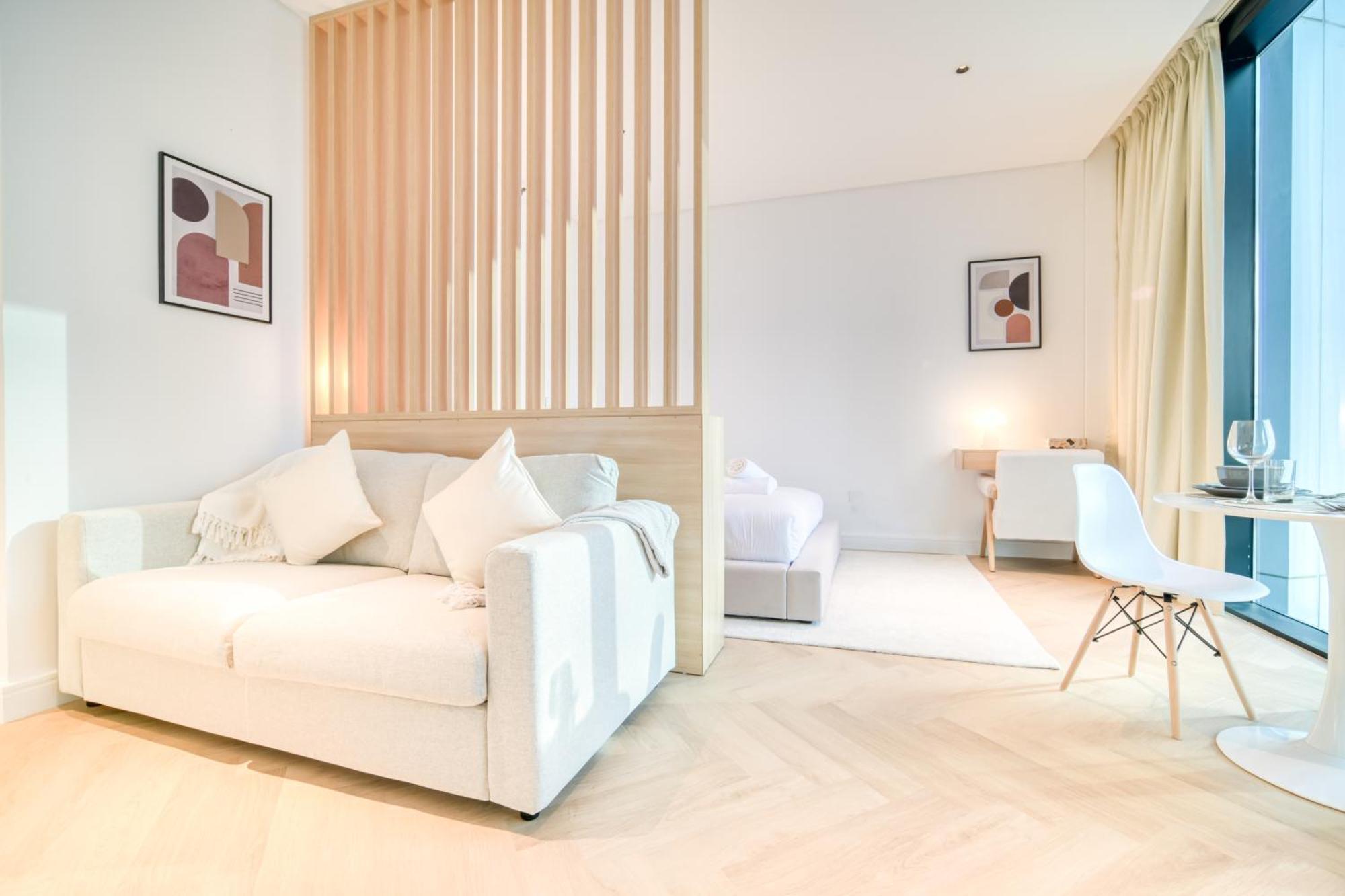 Luxury Studios With Burj Khalifa Or Canal View In Downtown - Marquise Square Tower 두바이 외부 사진